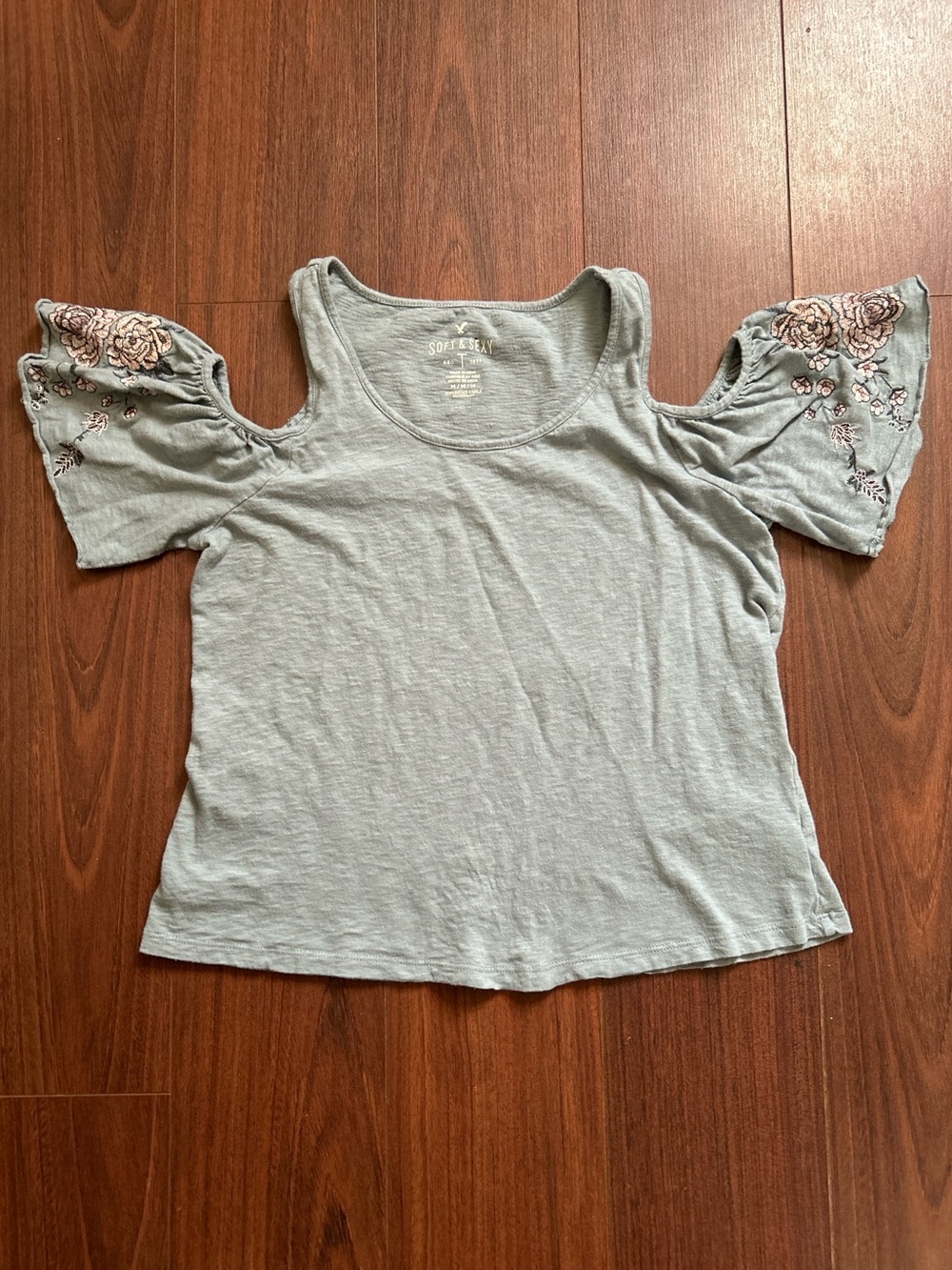 American Eagle Soft & Sexy Floral Embroidered Off Shoulder Top Medium 100%Cotton
